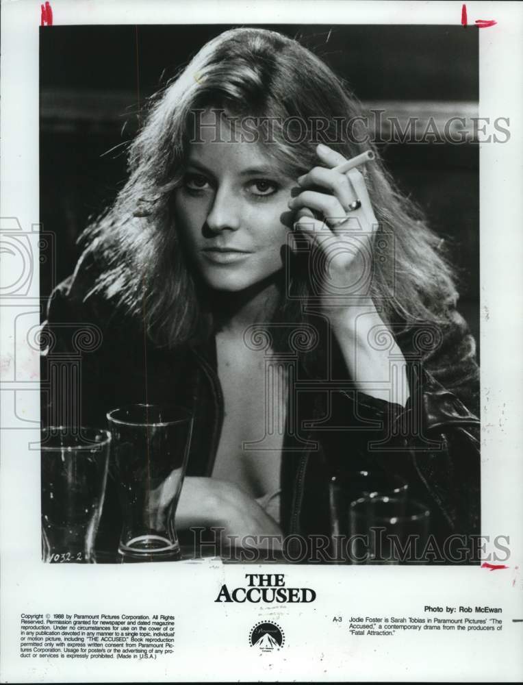 1988 Press Photo Actress Jodie Foster appears in a scene from "The Accused" - Historic Images