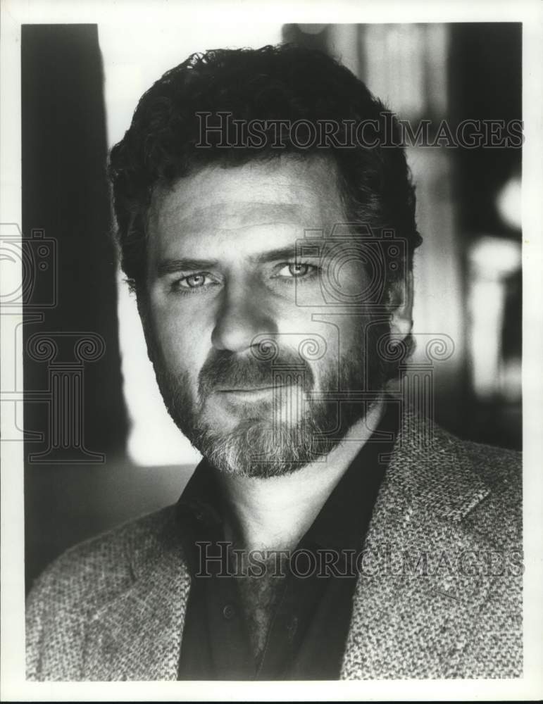1986 Press Photo Robert Foxworth stars in "Falcon Crest" - Historic Images