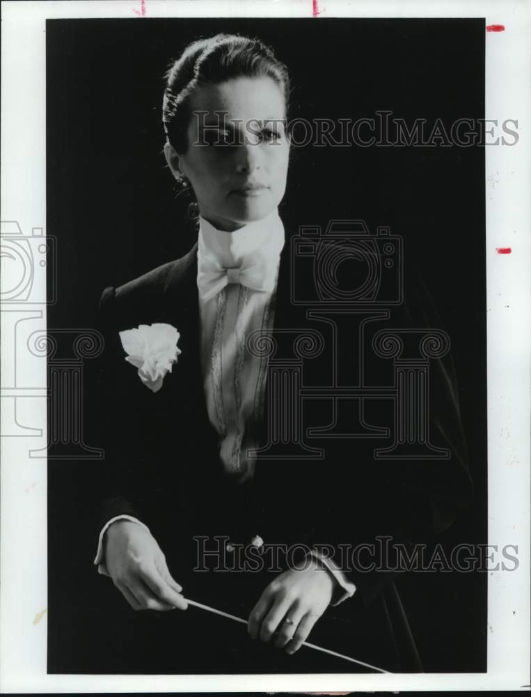 1989 Press Photo Conductor Gisele Ben-Dor - Historic Images