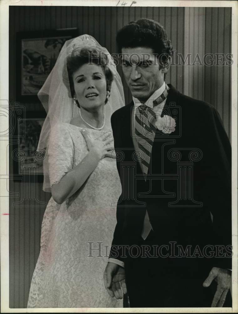 1968 Press Photo Nanette Fabrey and Sergio Franchi on "Jerry Lewis Show" - Historic Images