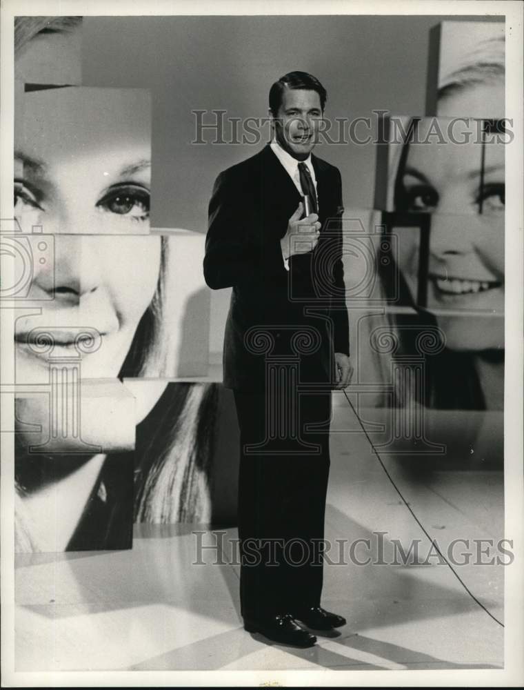 1969 Press Photo Actor Chad Everett on "The Liberace Show" - Historic Images