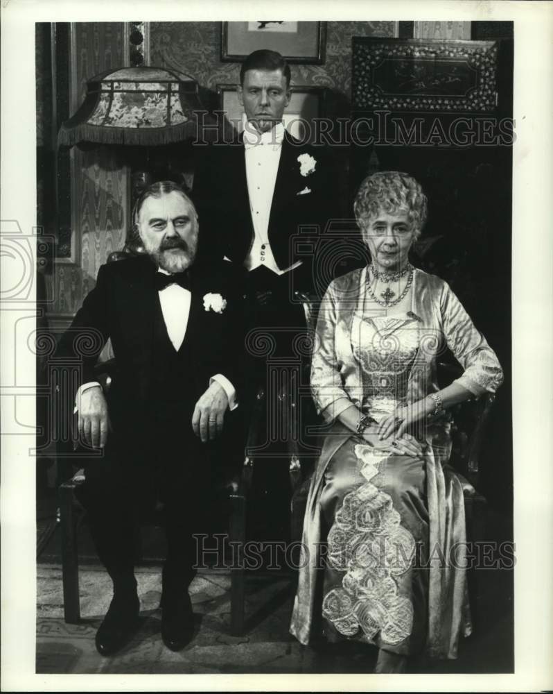 1981 Press Photo &quot;Edward &amp; Mrs. Simpson&quot; Cast Members - Historic Images