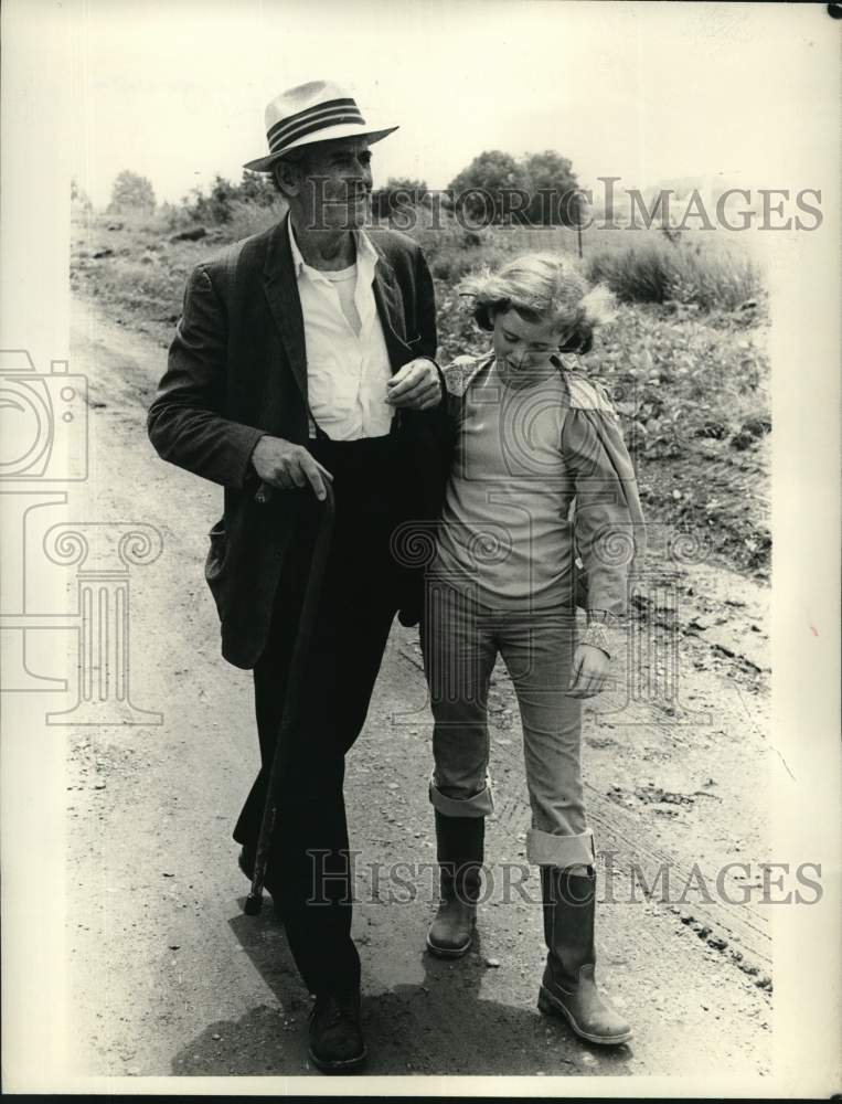1980 Press Photo Henry Fonda, Kristen Vigard in "Home to Stay" - Historic Images