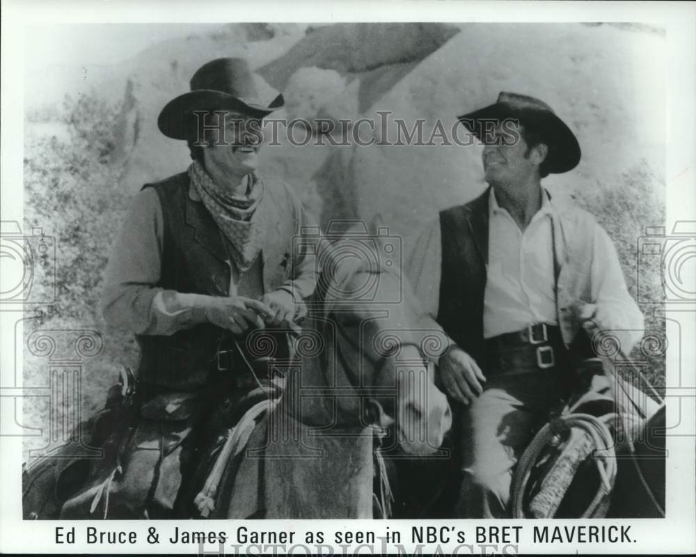 1983 Press Photo Ed Bruce and James Garner in "Bret Maverick" - Historic Images