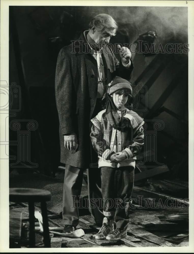 1986 Press Photo George Gaynes and Soleil Moon Frye in &quot;Punky Brewster&quot; - Historic Images