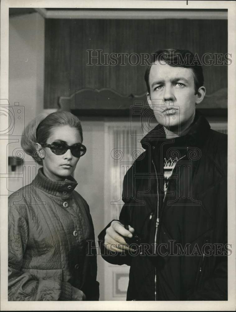1968 Press Photo Actors Alexandra Bastedo and William Gaunt - Historic Images