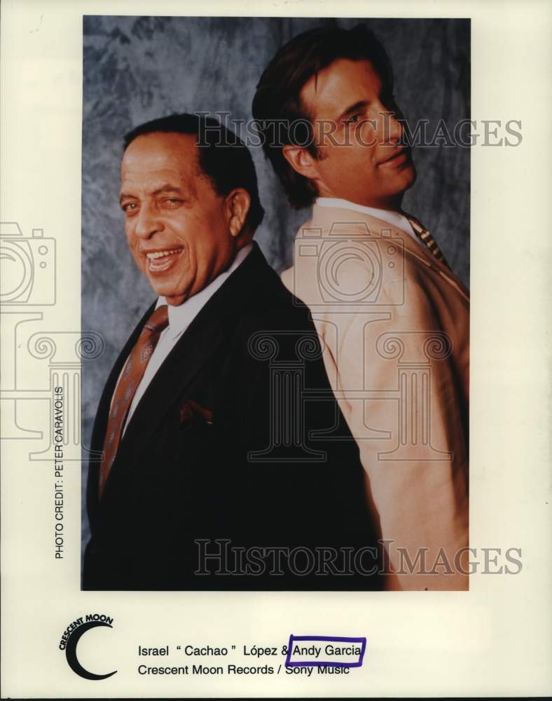 1995 Press Photo Actors Israel &quot;Cachao&quot; Lopez and Andy Garcia - Historic Images