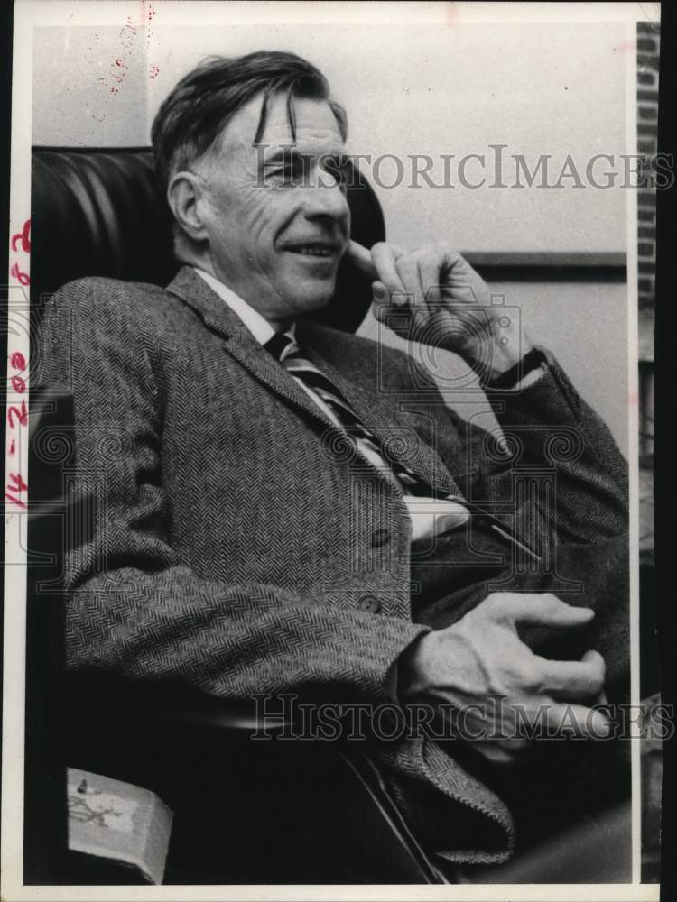 1974 Press Photo US Ambassador John Kenneth Galbraith - Historic Images