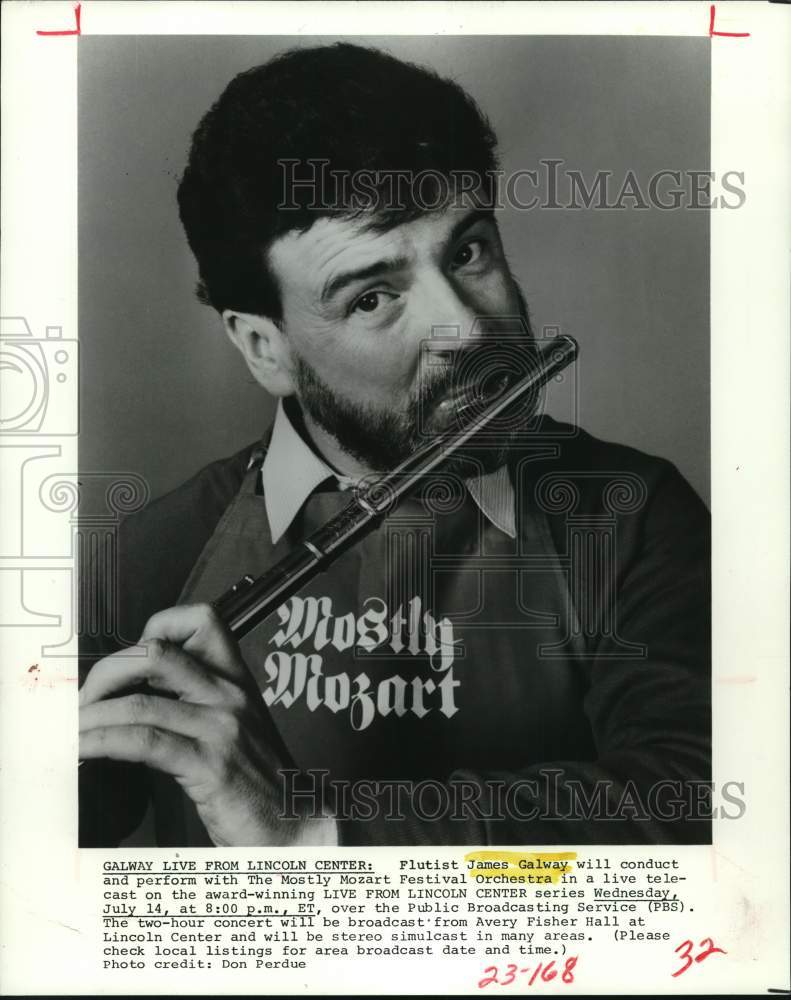 1982 Press Photo Flutist James Galway - Historic Images