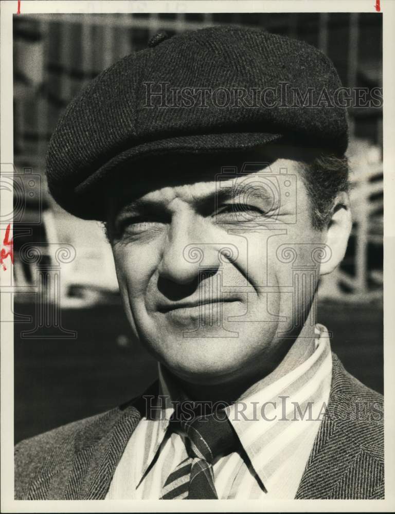 1977 Press Photo Ed Flanders as Noah Dietrich in "The Amazing Howard Hughes" - Historic Images