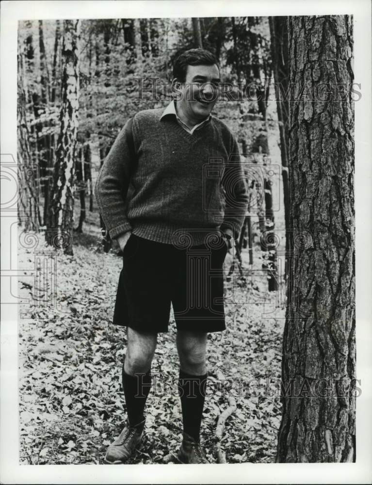 1984 Press Photo Actor Albert Finney in "Pope John Paul II" - Historic Images