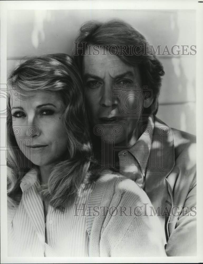 Press Photo Donald Sutherland and Teri Garr in &quot;The Winter of our Discontent&quot; - Historic Images