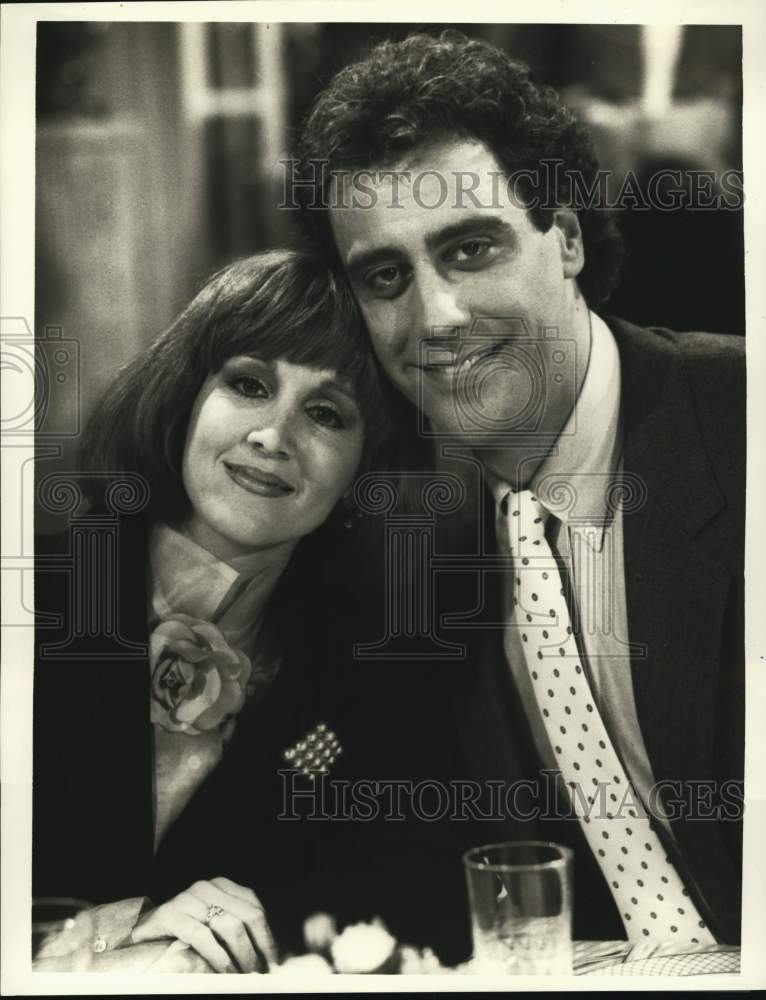 1994 Press Photo Brad Garrett and Pamela Matteson in "First Impressions" - Historic Images