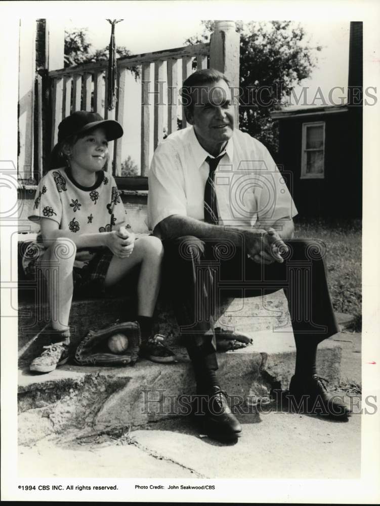 1994 Press Photo Actors Stephi Lineberg, James Garner star in Breathing Lessons. - Historic Images