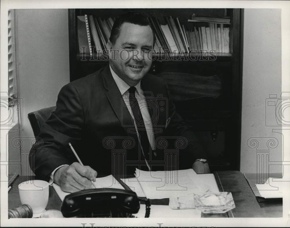1966 Executive secretary of Carpenters Dist. Council Jack Fountain.-Historic Images