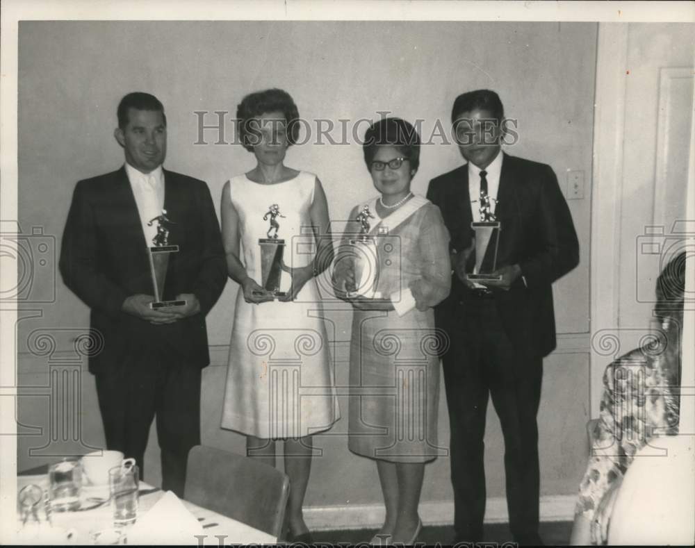 1987 Press Photo Milton and Irene Dolezal, Petra and Joe Briones, Fighting Four- Historic Images