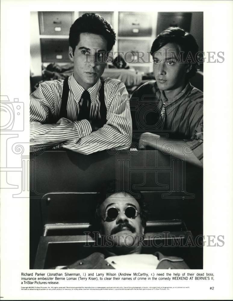 1993 Press Photo &quot;Weekend at Bernie&#39;s II&quot; Movie Scene - hcp53864- Historic Images