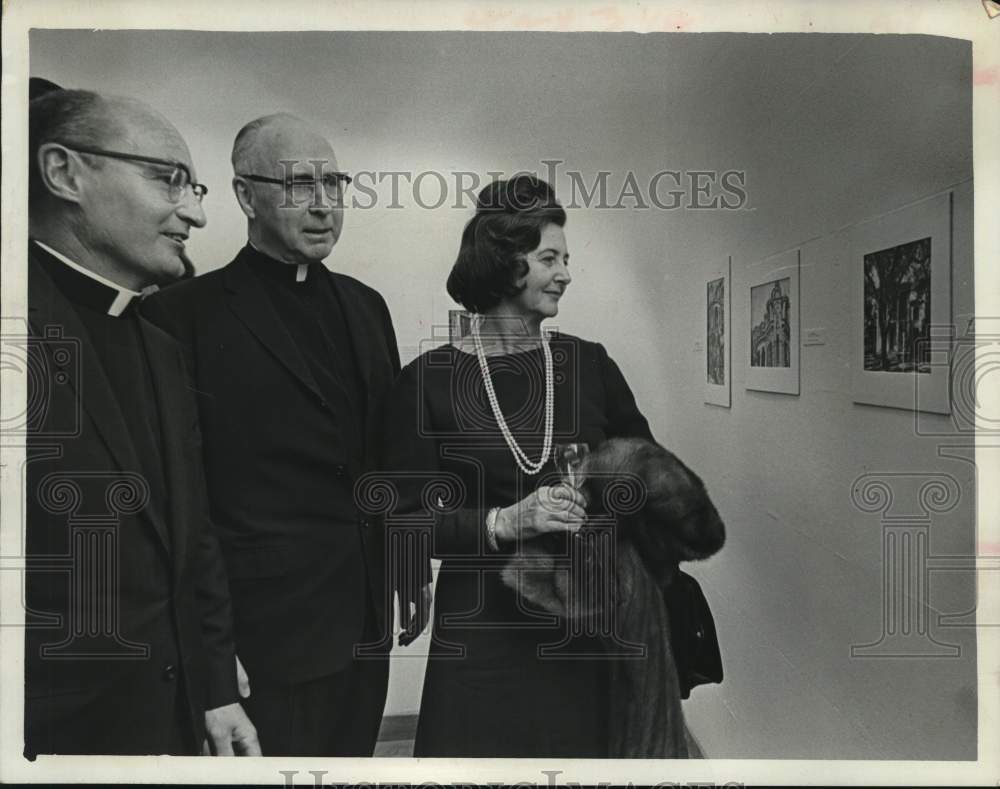1965 Father Bonaventure Gilmore of Chicago visits Texas.-Historic Images