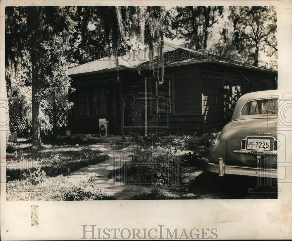 1959 Exterior view of Hinson home in Houston.-Historic Images