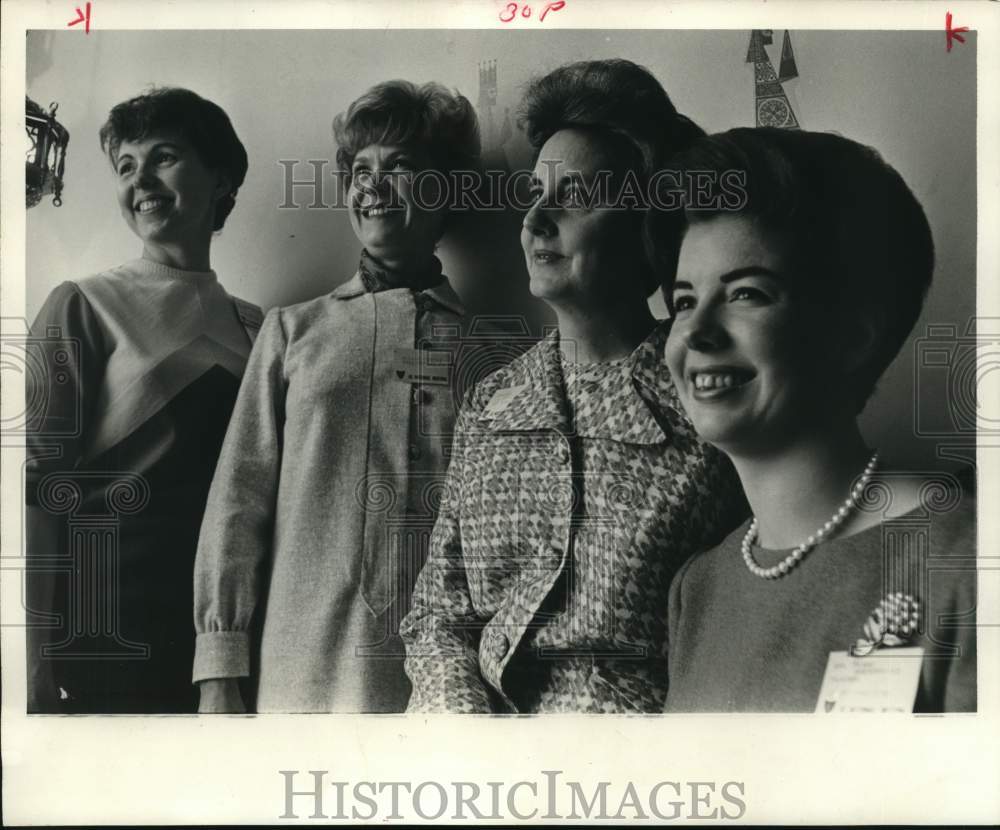 1967 Wives at American Institute of Chemical Engineers Meeting-Historic Images