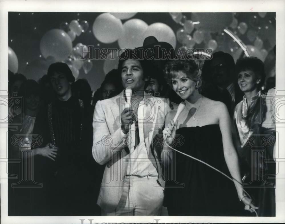 1978 Press Photo Lauren Tewes &amp; Erik Estrada Co-Host &quot;New Year&#39;s Rockin&#39; Eve&quot;- Historic Images