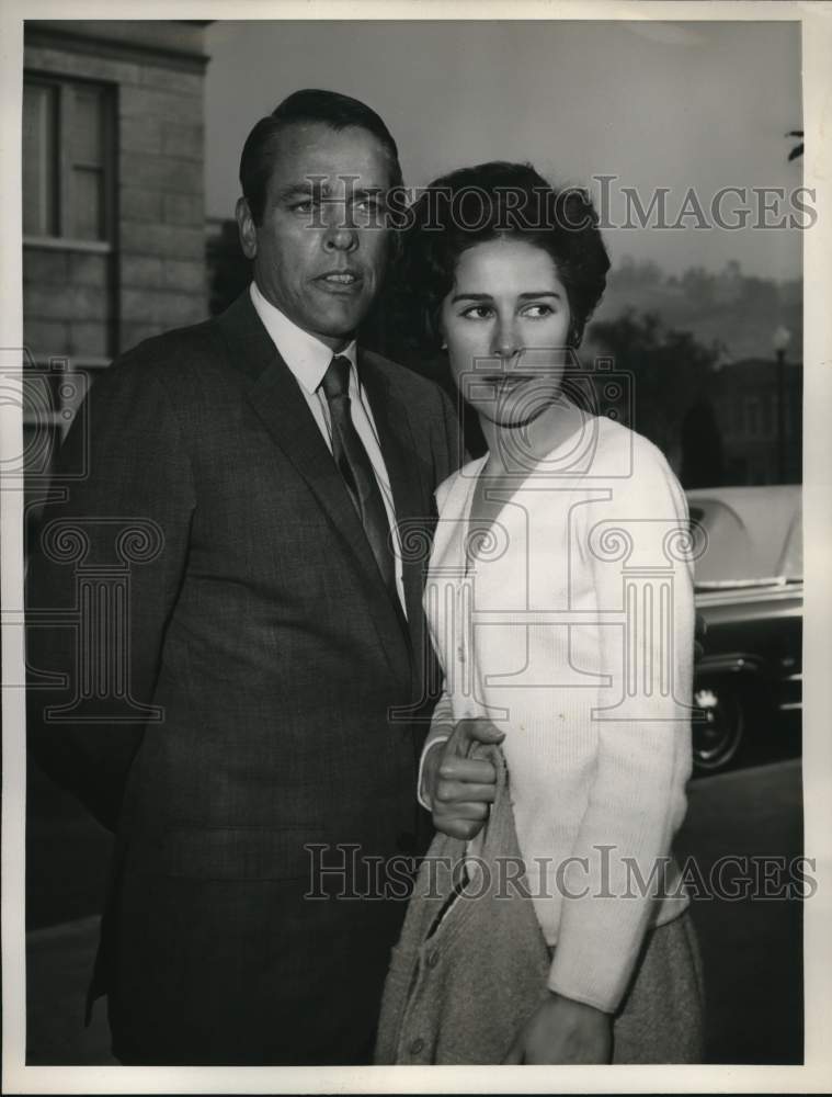 1964 Press Photo Actor Kevin McCarthy & Joan Hackett in "Alfred Hitchcock Hour" - Historic Images