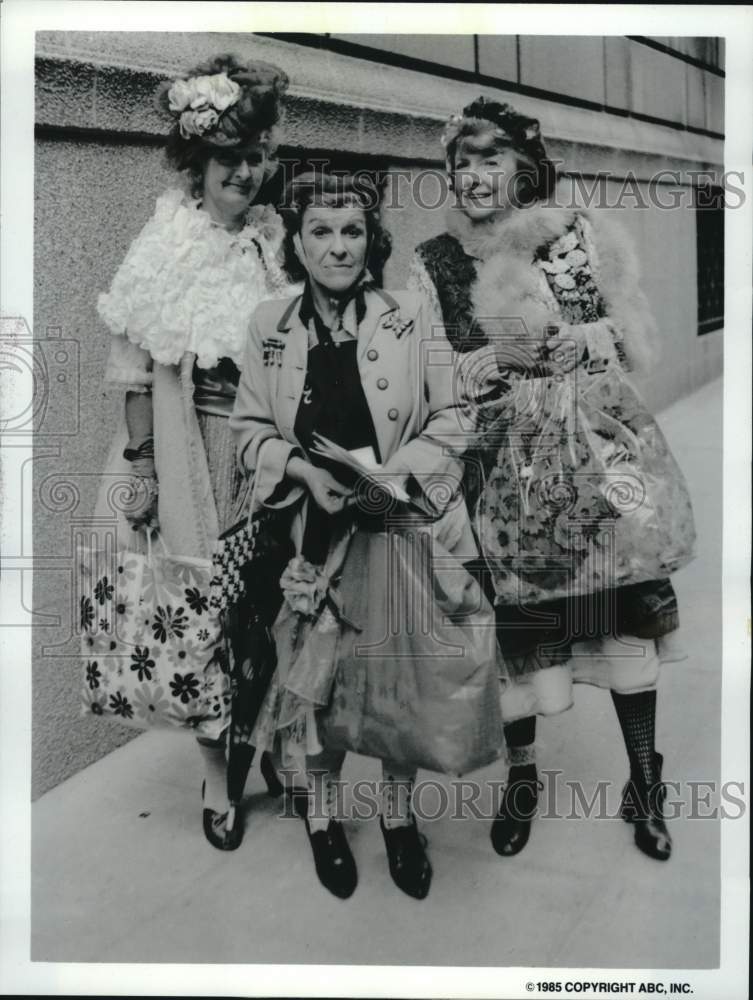 1985 Press Photo Jane Cronin, Nancy Walker, Peggy Cass in &quot;Columbus Circle&quot; - Historic Images