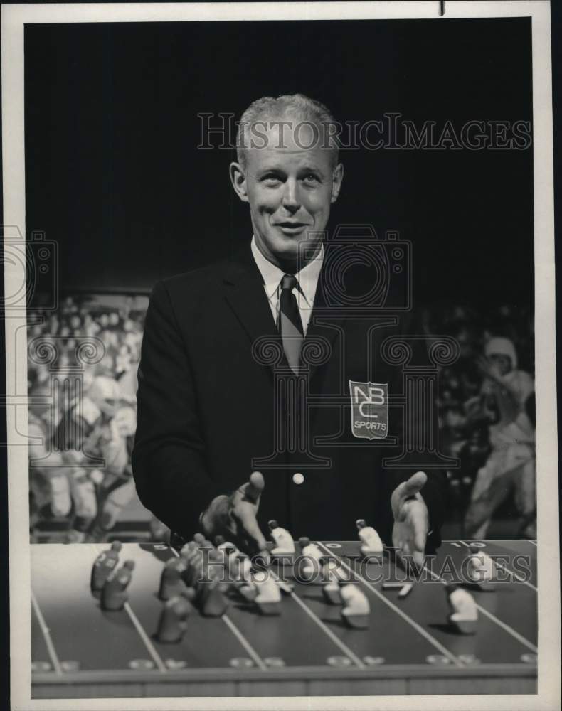 1965 Press Photo NBC Sportscaster Bud Wilkinson on &quot;NCAA Preview&quot;- Historic Images