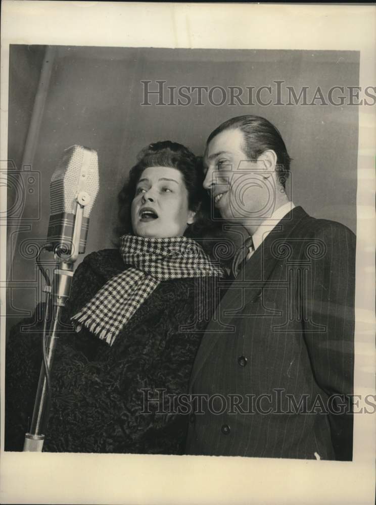 1951 Press Photo Katalin Karady &amp; Co-Star - hcp92784 - Historic Images