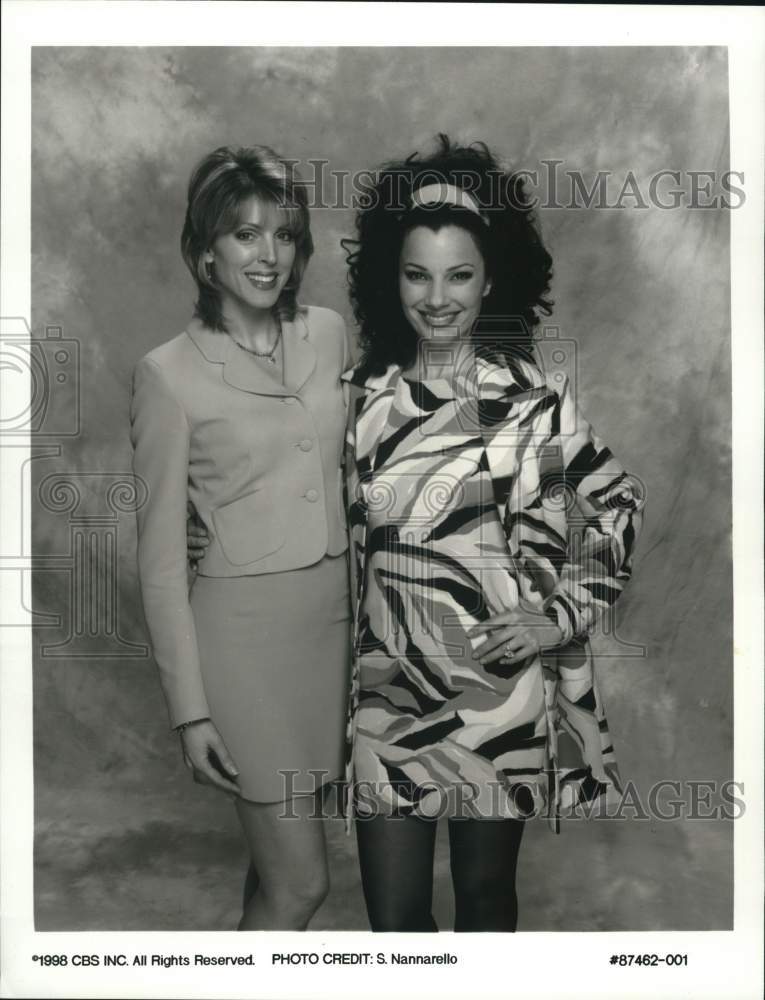 1998 Press Photo Fran Drescher &amp; Marla Maples on &quot;The Nanny&quot; CBS Series- Historic Images