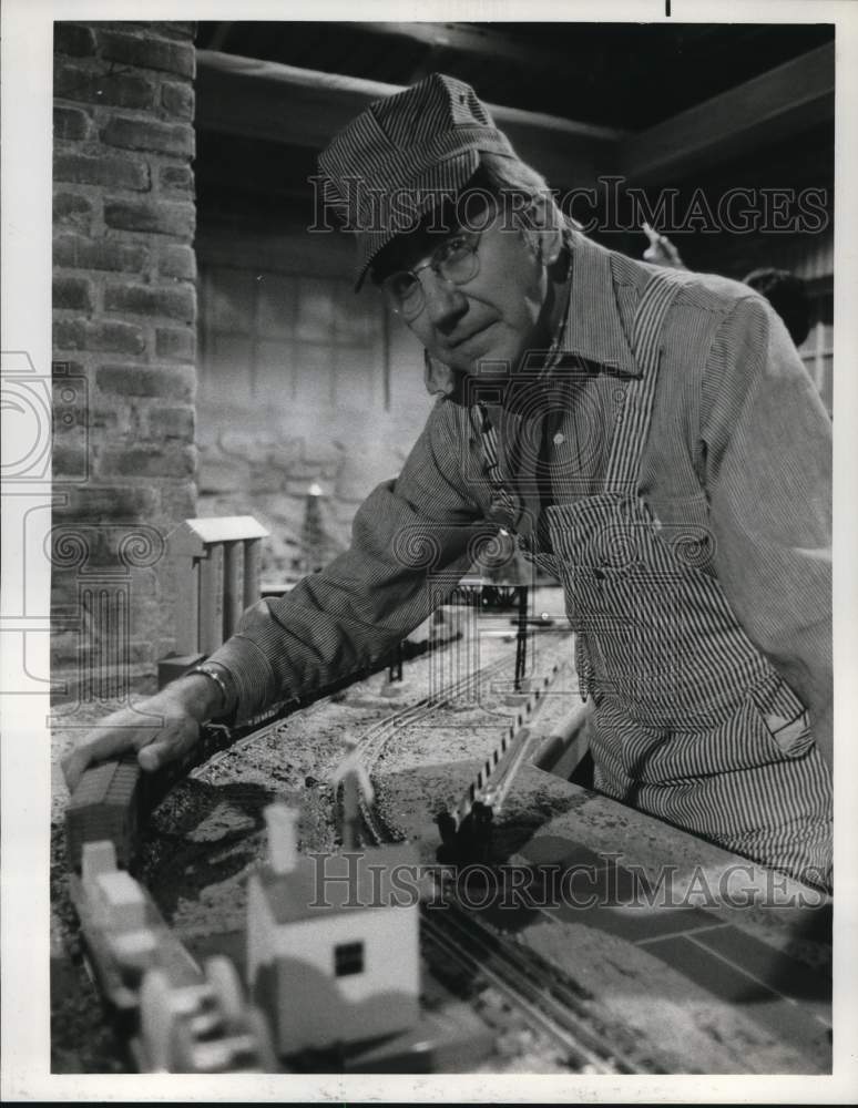 1975 Press Photo Actor Ed McMahon in &quot;Ellery Queen&quot; NBC Series - hcp94554 - Historic Images