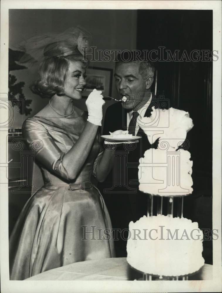 1965 Press Photo Actress Dorothy Malone &amp; Tim O&#39;Connor on &quot;Peyton Place&quot;- Historic Images