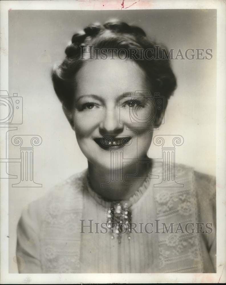 1954 Press Photo TV star Peggy Wood. - hcq06027- Historic Images