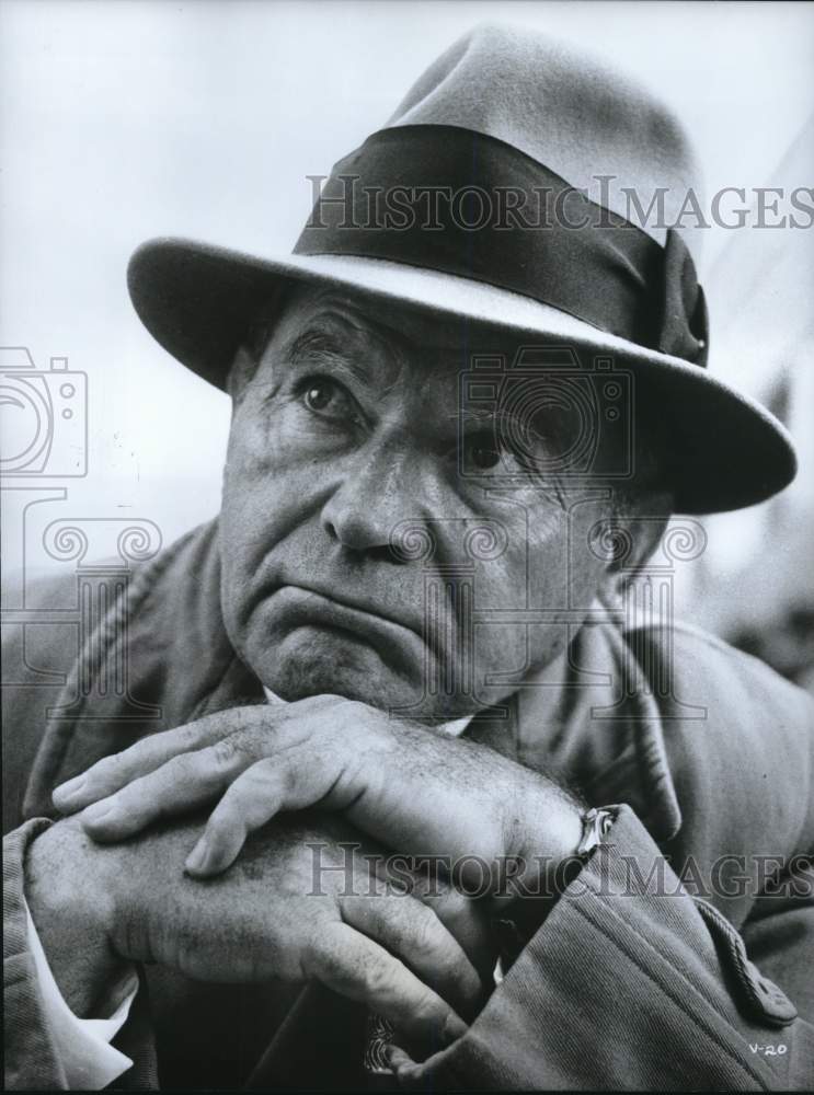 Press Photo Actor Nehemiah Persoff in &quot;Voyage of the Damned&quot; Movie - hcq22192 - Historic Images