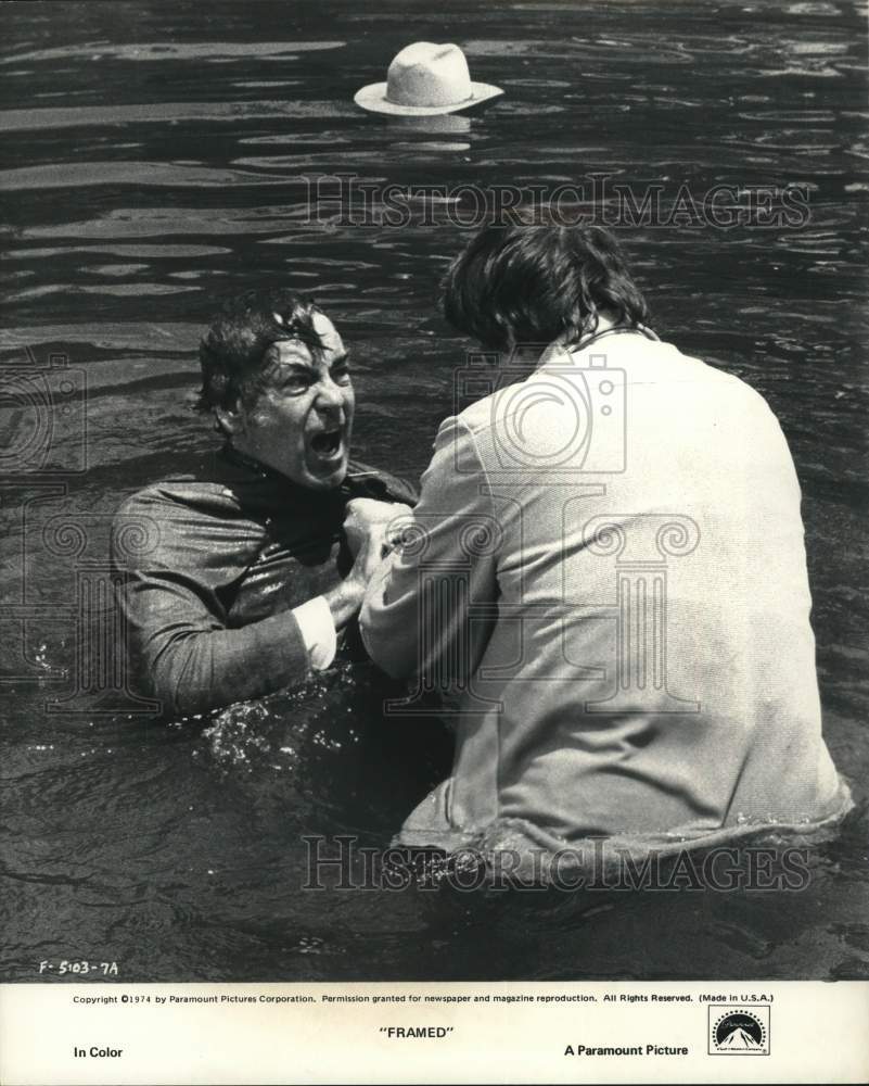 1974 Press Photo Walter Brooke &amp; Joe Don Baker in &quot;Framed&quot; Movie - hcq26779 - Historic Images