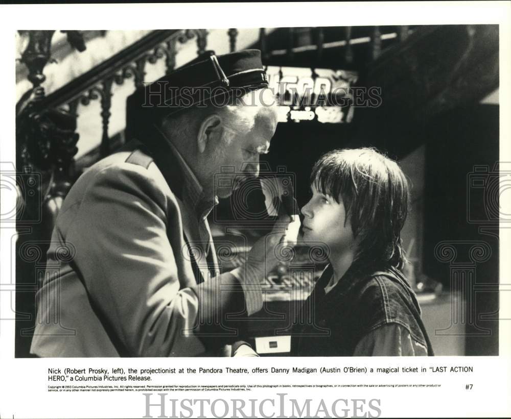 1993 Press Photo Robert Prosky &amp; Austin O&#39;Brien in &quot;Last Action Hero&quot; Movie - Historic Images