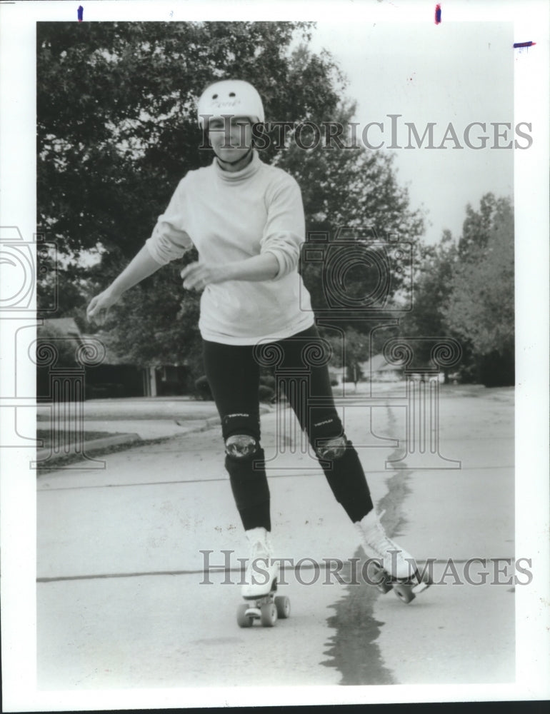 1990 Press Photo Toni Cordell, Cross Country Skater at Rollin&#39; For Readin&#39; Tour- Historic Images