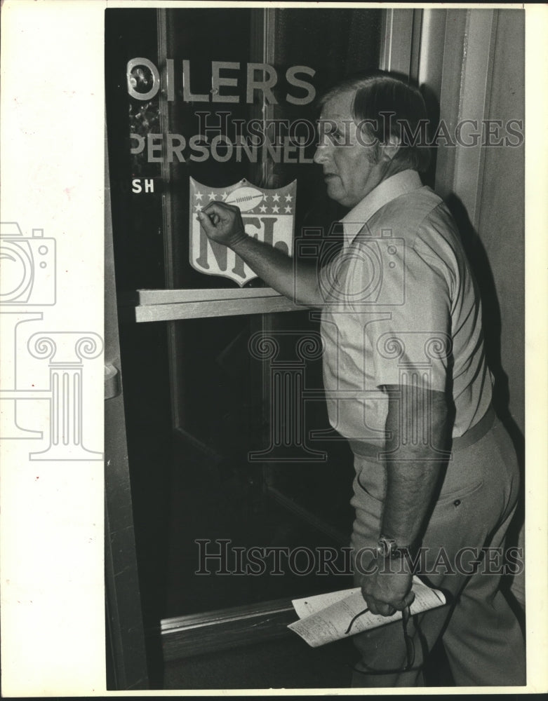 1981 Press Photo Ed Biles, Houston Oilers Football Coach - hcs00158 - Historic Images