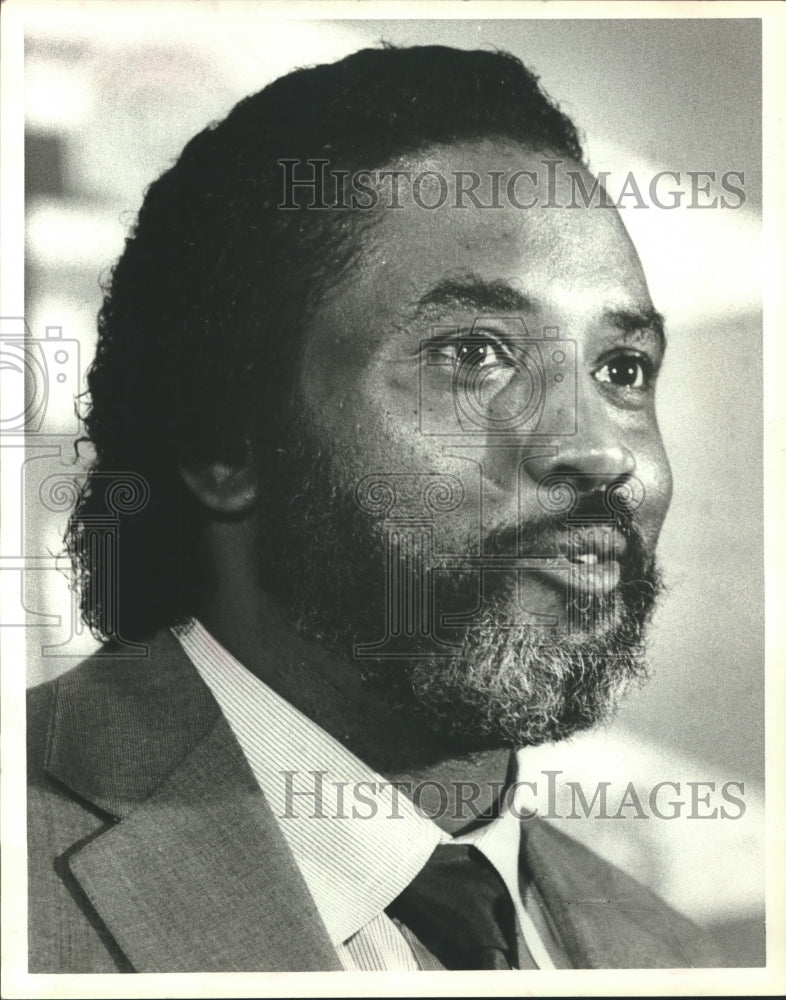 1983 Press Photo Gene Burroughs General Manager of United States Football League - Historic Images