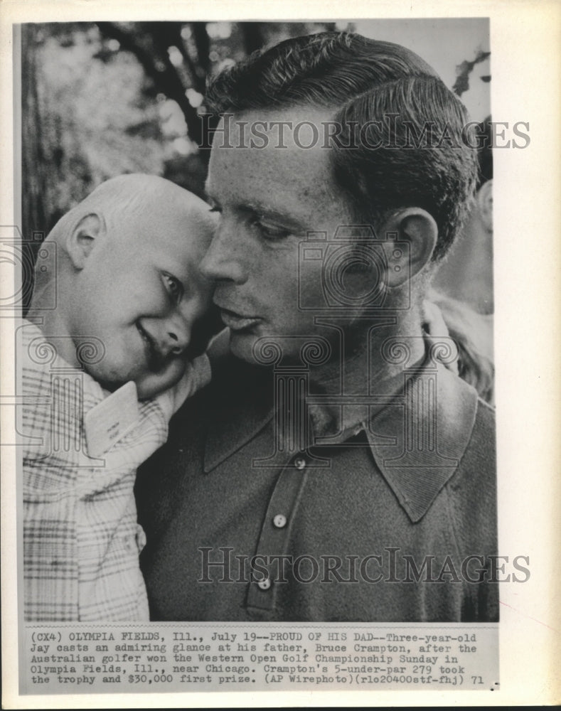 1971 Press Photo Golfer Bruce Crampton with Son at Illinois Western Open - Historic Images