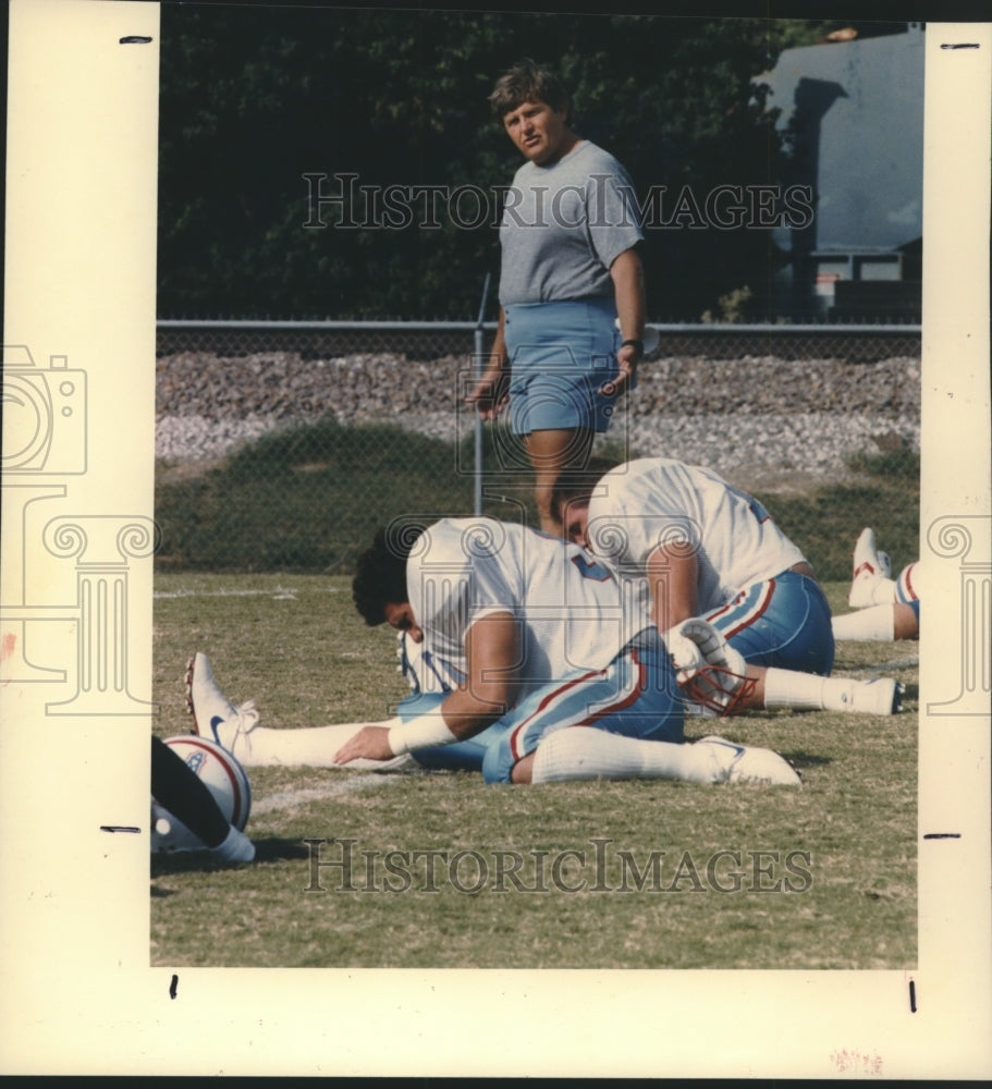 1988 Press Photo Ed Biles, Coach of the Houston Oilers - hcs00743- Historic Images