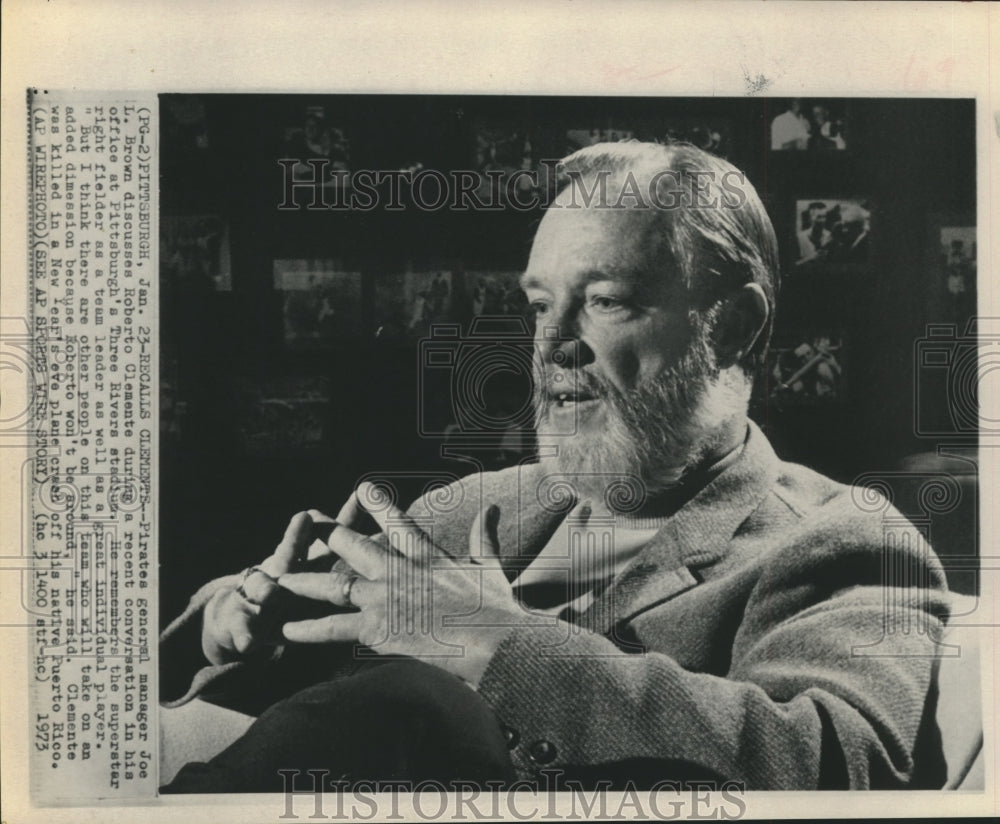 1973 Press Photo Pittsburgh Pirates General Manager, Joe Brown is interviewed - Historic Images