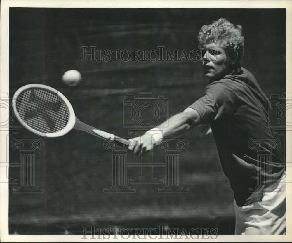 1974 Press Photo Professional Tennis Player Mark Cox from England - hcs01005- Historic Images