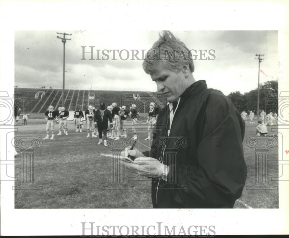 1986 Press Photo Jerry Berndt, new head football coach at Rice University - Historic Images