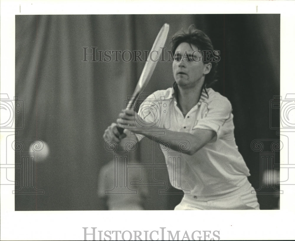 1986 Press Photo College tennis star Joey Blake hits backhand. - hcs01188 - Historic Images