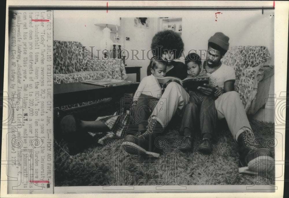 1975 Press Photo University of Utah&#39;s Luther &quot;Ticky&quot; Burdin and family at home. - Historic Images