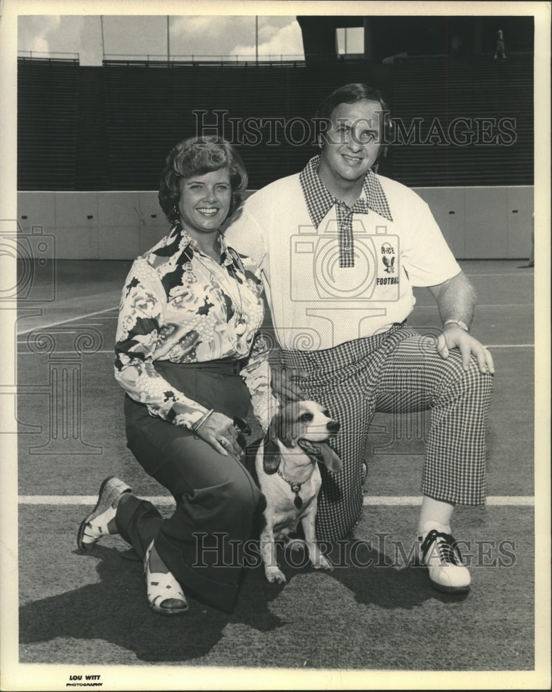 1975 Press Photo Rice University head football Al Conover and his wife - Historic Images