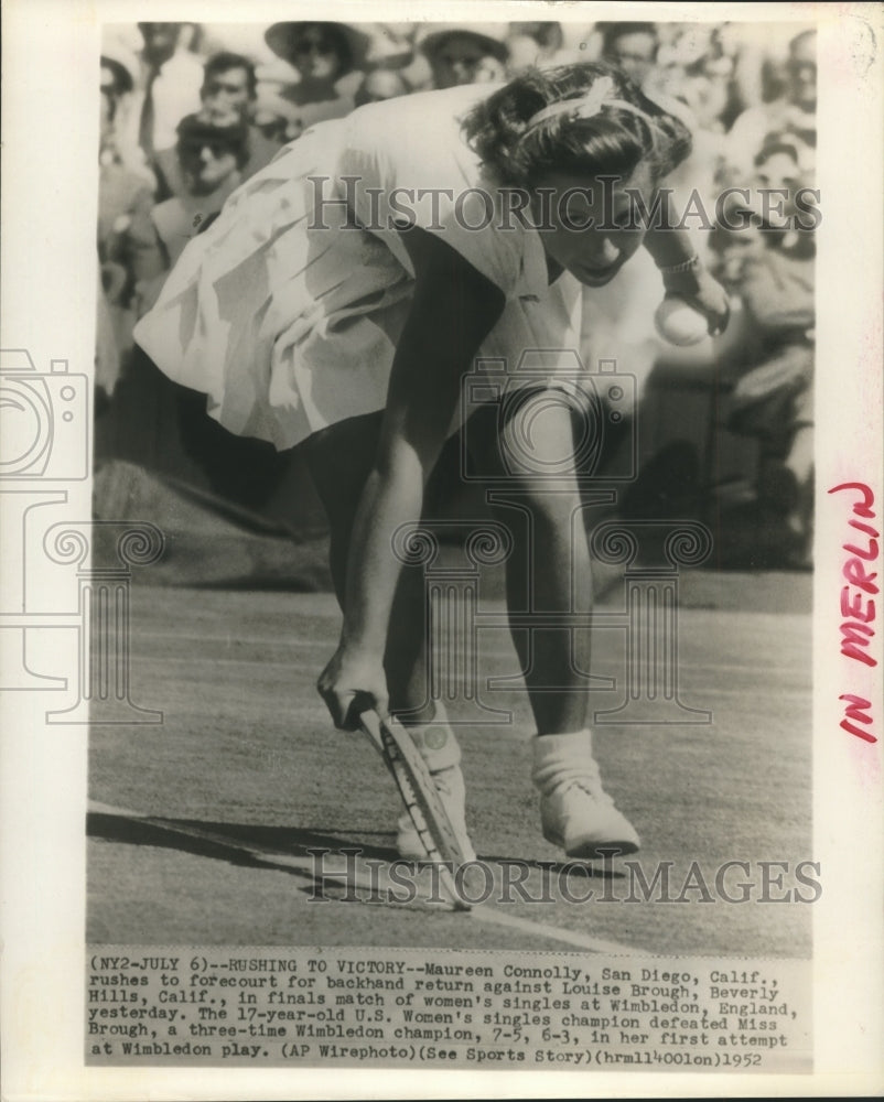 1952 Press Photo Maureen Connolly defeats Louise Brough at Wimbledon in London. - Historic Images