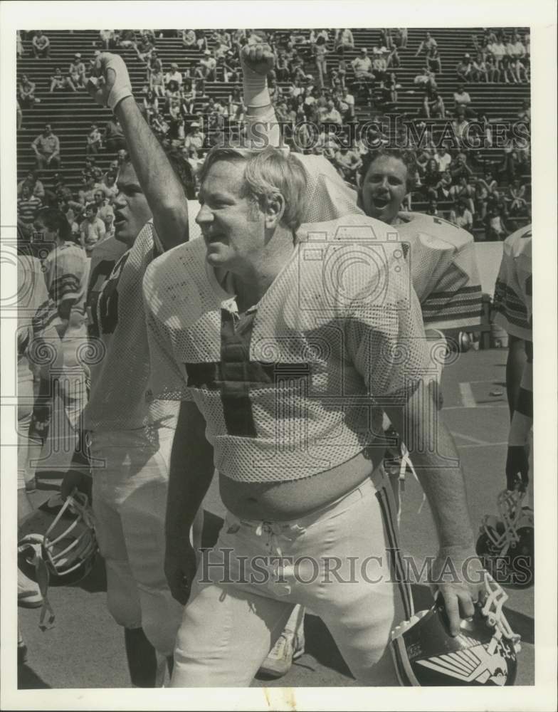 1983 Press Photo Rice coach Ray Alborn watches with alumni at Owls football game- Historic Images