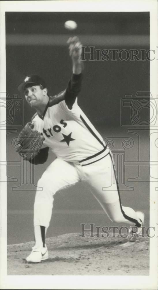 1988 Press Photo Astros&#39; Jim Deshaies throws pitch during baseball game - Historic Images